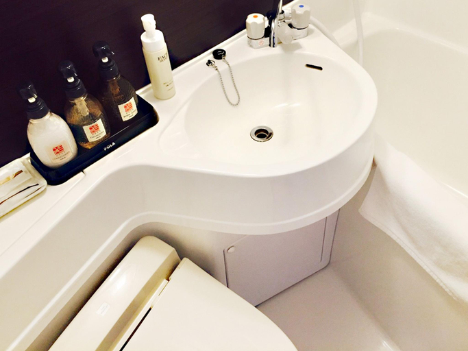 Bathroom 27