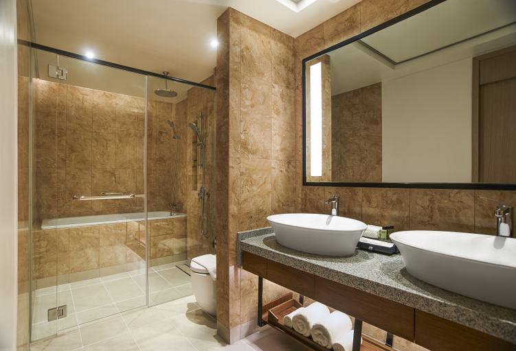 Bathroom 23