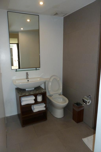 Bathroom 8