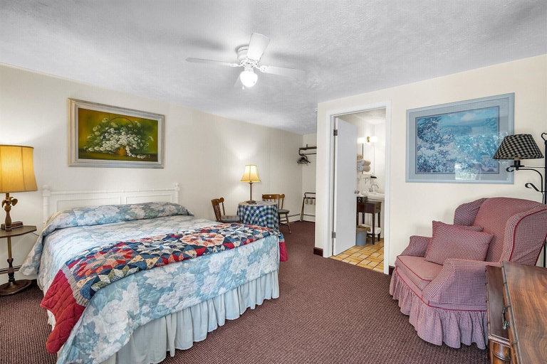 Bedroom 3, Williamston Inn, Ingham
