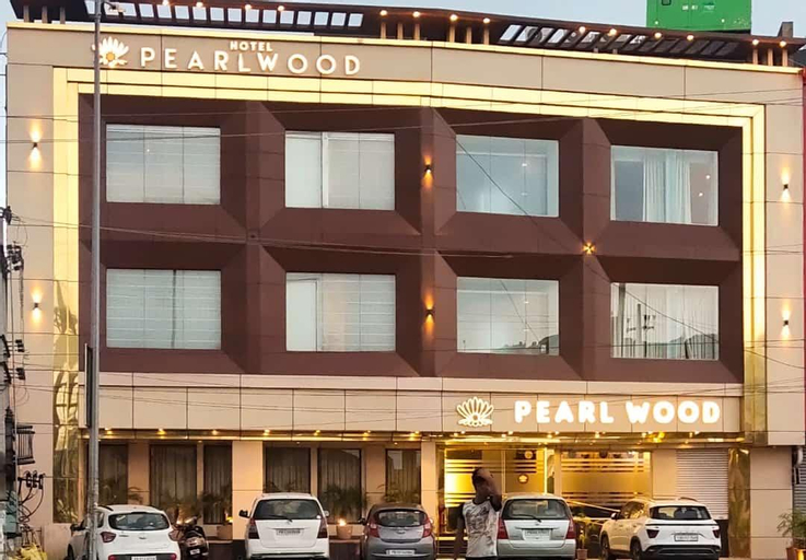 HOTEL PEARL WOOD, Sahibzada Ajit Singh Nagar