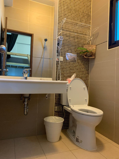 Bathroom 4, Wave Backpackers, Yilan