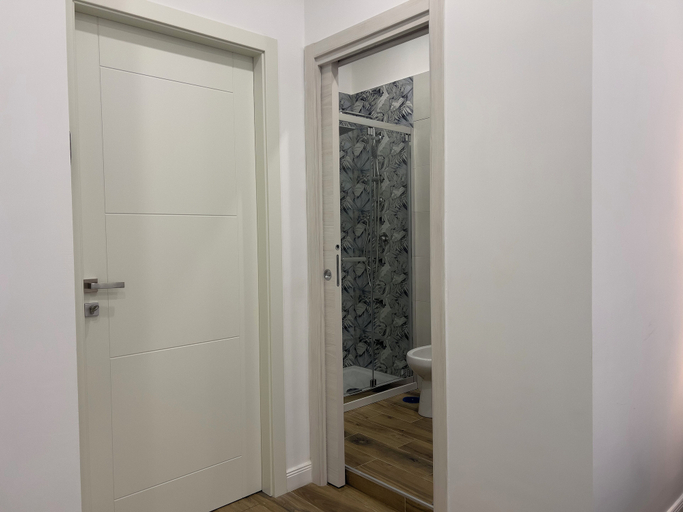 Bathroom 3, Aura apartments, Napoli