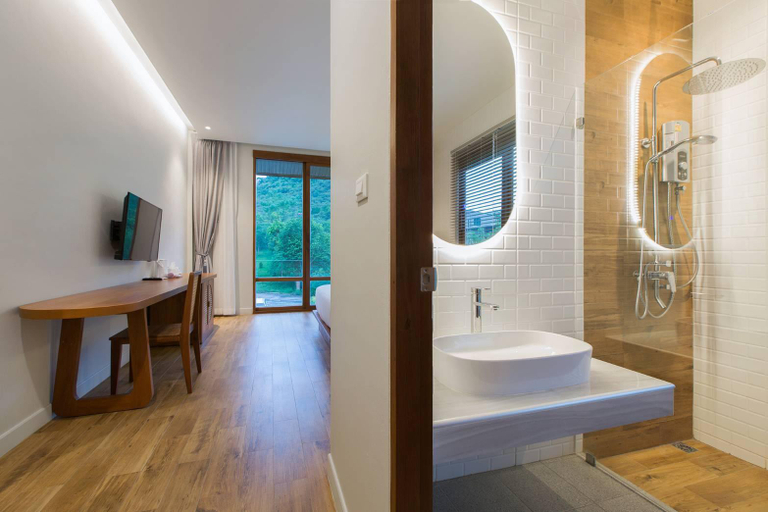 Bathroom 4