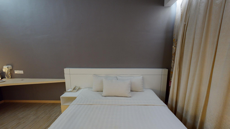 Bedroom 30