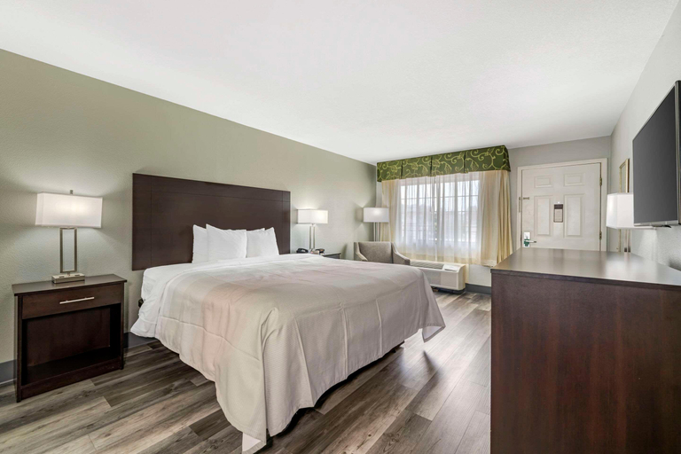 Bedroom 17