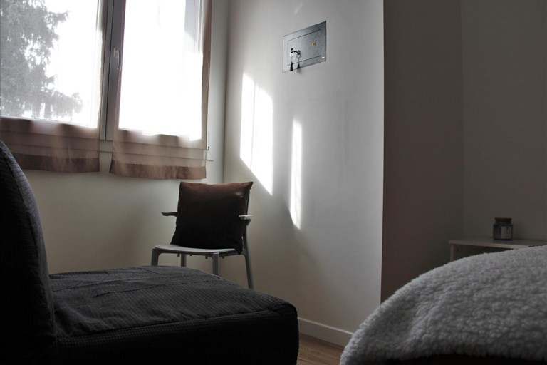 Bedroom 2, Splendido Appartamento con giardino e 3 posti auto, La Spezia