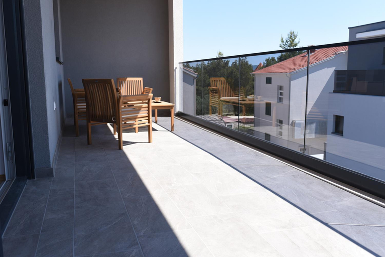 Others 3, B1villa, Vodice
