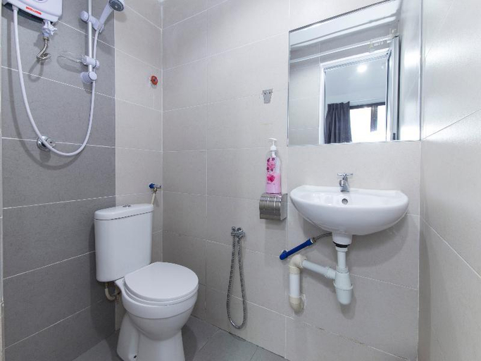 Bathroom 18