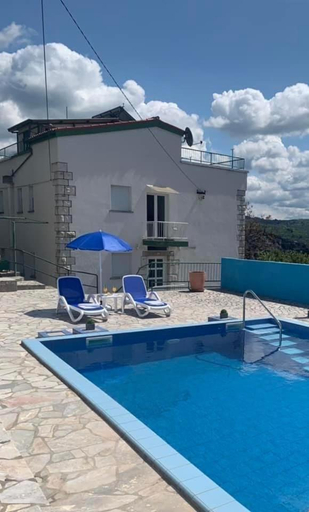 Others 5, Apartma 4, Piran