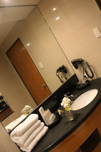 Bathroom 4, Sotogrande Hotel and Resort, Lapu-Lapu City