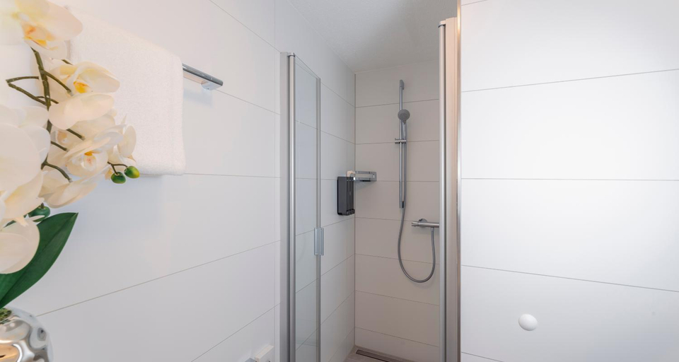 Bathroom 4, Hotel Newton Karlsruhe, Karlsruhe