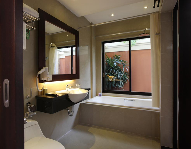 Bathroom 20