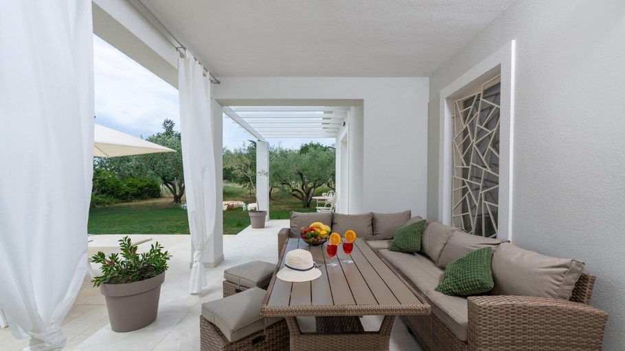 Others 4, Villa Oliveti, Poreč
