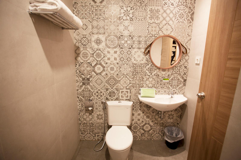 Bathroom 7