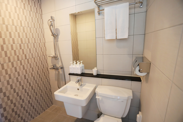 Bathroom 27