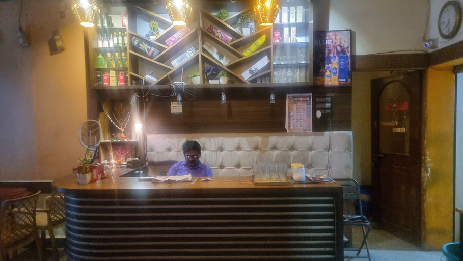 Food & Drinks