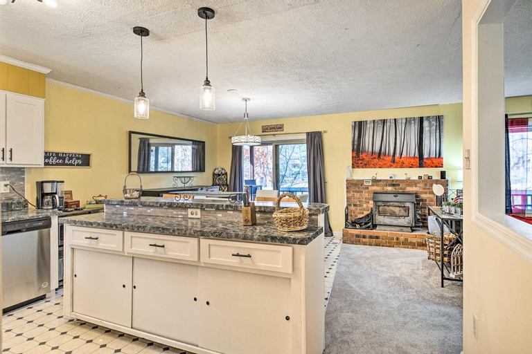 Sauna and Game Room Lake House in Locust Grove!, Orange