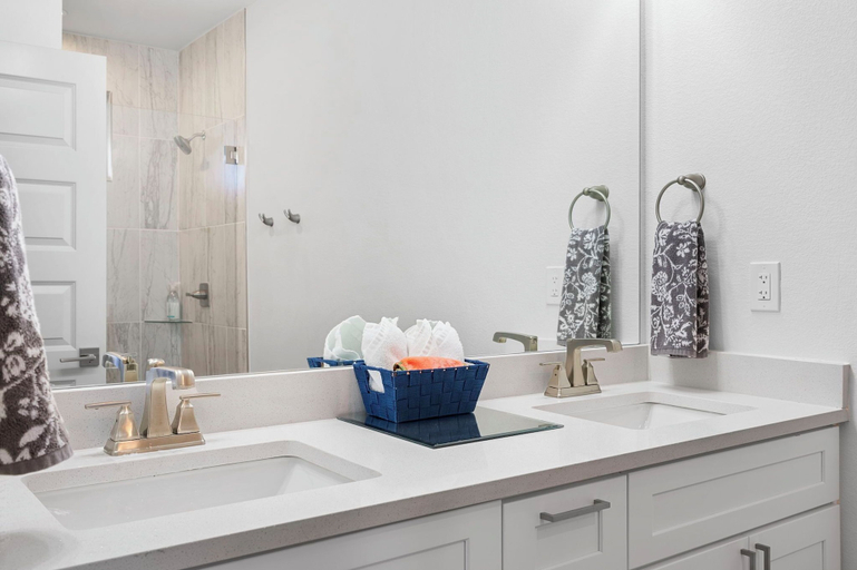 Bathroom 4, Casa Carmen by the Lakeside Golf Course, Travis