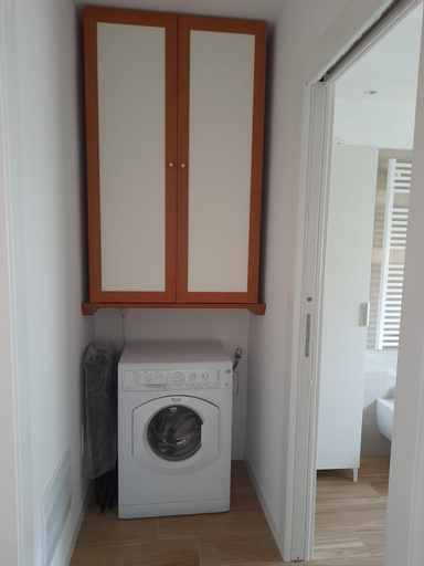 Bedroom 4, Splendido Appartamento con giardino e 3 posti auto, La Spezia