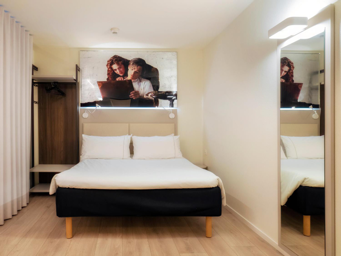 Bedroom 30