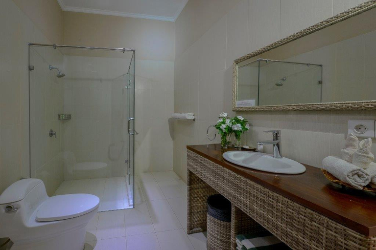 Bathroom 9