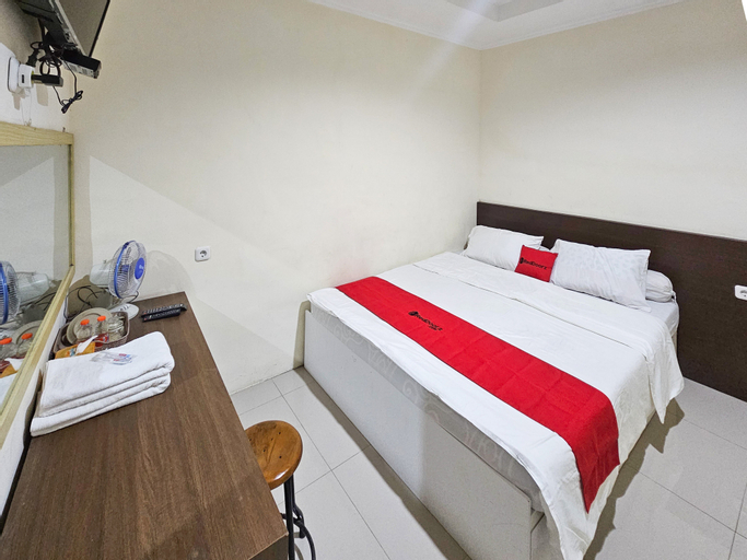 RedDoorz Syariah Nanna Homestay Near Dino Park, Malang