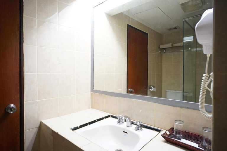 Bathroom 4