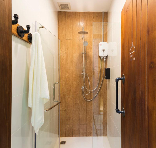 Bathroom 26
