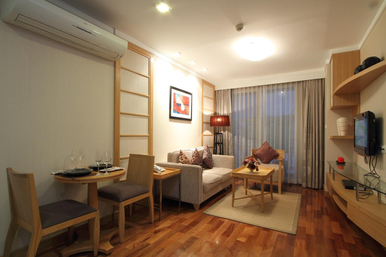 Others 4, D Varee Montara Thonglor 25, Wattana