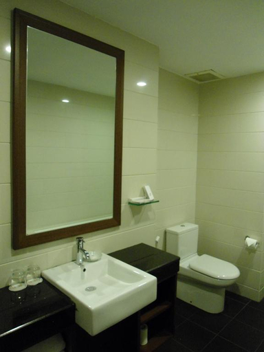 Bathroom 4