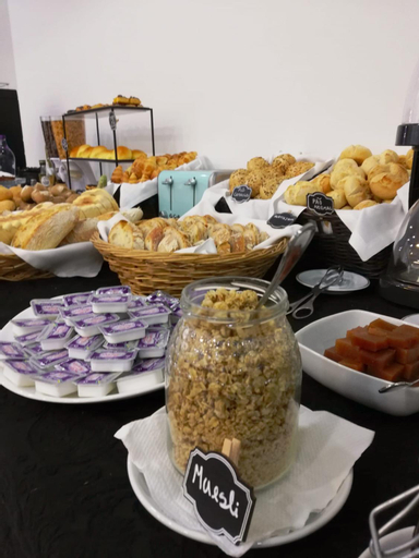 Food & Drinks 6