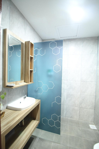 Bathroom 9