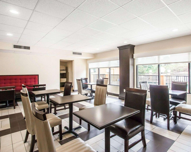 Food & Drinks 5, Spark By Hilton Tuscaloosa University, Tuscaloosa