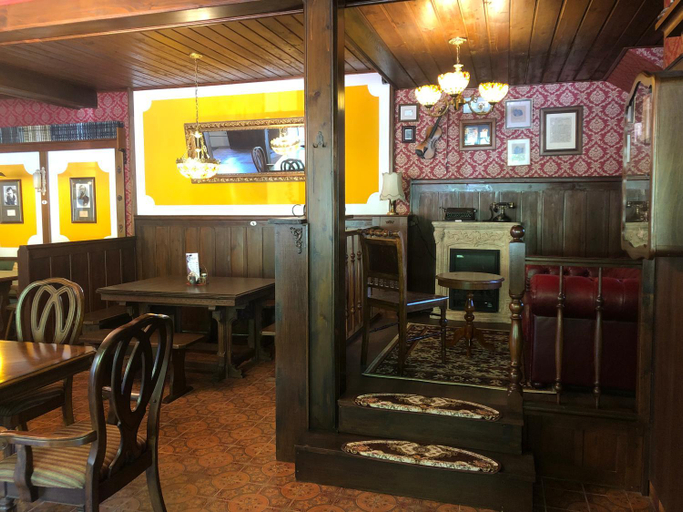 Food & Drinks 3, Holmes Cafe & Pension, Schärding