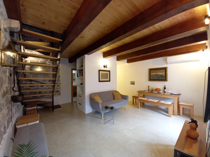 Others 4, Romantic stone house by the sea ****