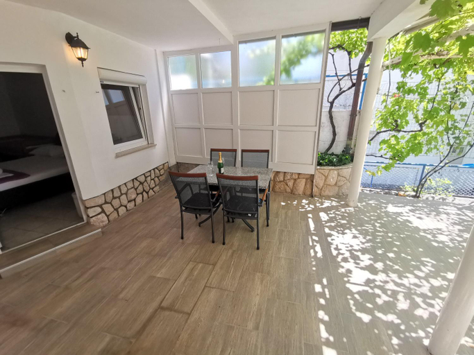 Others 2, NIKO Apartments 70m from the beach, Crikvenica