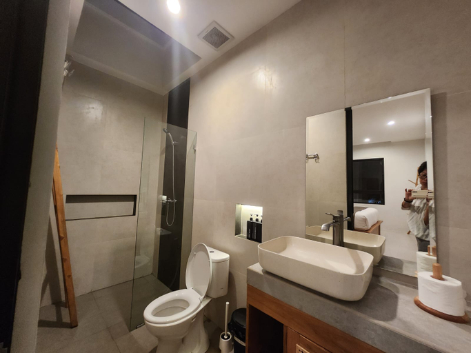 Bathroom 5, The Canggu Dome 3 - Rooftop Villa, Badung
