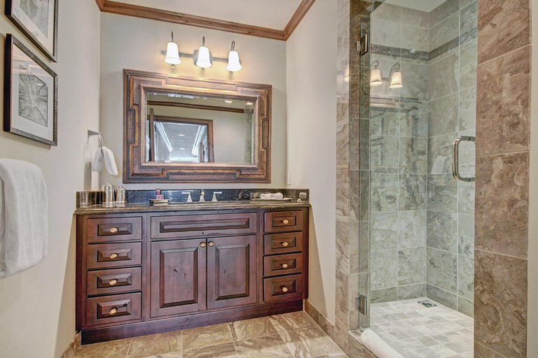 Bathroom 5, Legendary Lodging at Ritz Carlton Residences Vail, Eagle