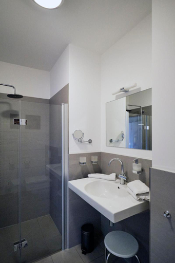 Bathroom 8