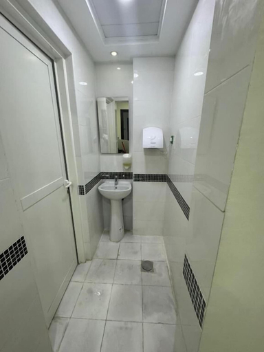 Bathroom 3, SHOBHA SUPER DELUXE FURNISHED APARTMENT, Dubai
