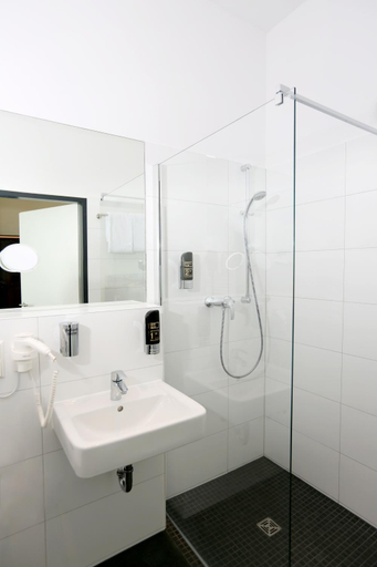 Bathroom 5, Hoteltow, Potsdam-Mittelmark