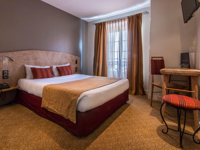 Bedroom, Hotel Moulin Plaza, Paris