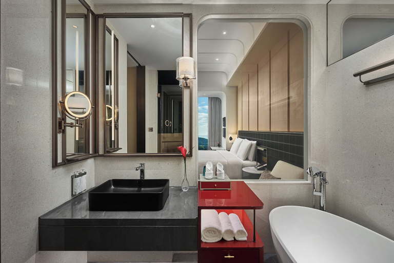 Bathroom 5, HUALUXE Shenzhen Bao'an by IHG, Shenzhen
