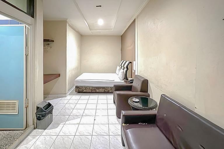 Others 5, Fajar Indah Hotel Mitra RedDoorz, Karawang
