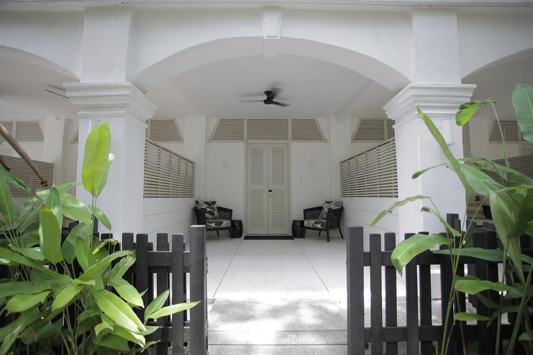 Exterior 4