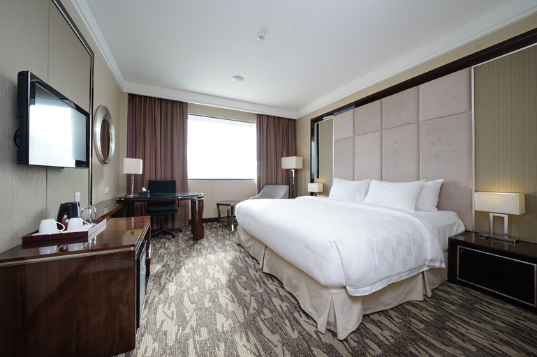 Bedroom 3, Swiss-Belhotel Harbour Bay, Batam