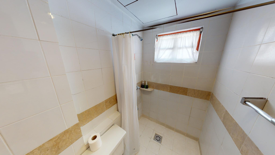 Bathroom 9