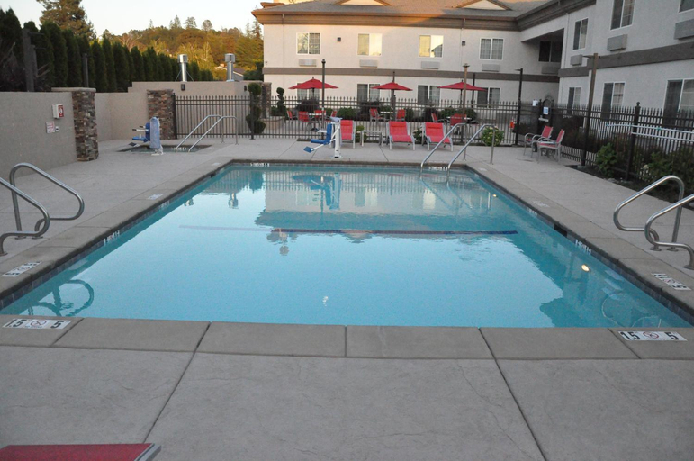 Sport & Beauty, Holiday Inn Express & Suites JACKSON by IHG, Amador