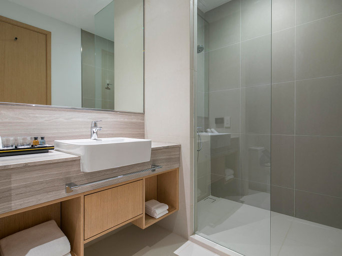 Bathroom 4